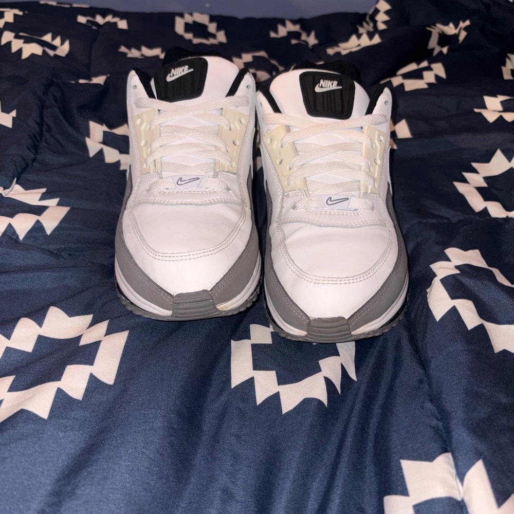 Nike Men’s White and Gray Athletic Sneakers
